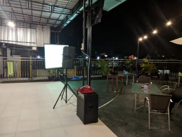 Gambar Makanan GM Rooftop Bar 11