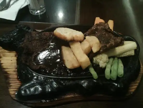 Gambar Makanan Malibu Steak 'n Pizza 7