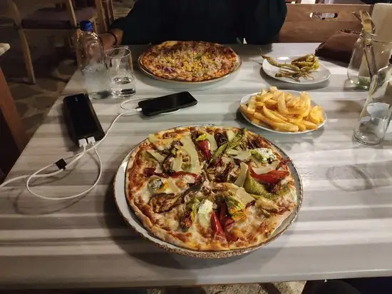 Baba Pizza, Cesme Marina'nin yemek ve ambiyans fotoğrafları 2