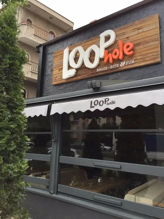 Loophole Booze Bite & Fun'nin yemek ve ambiyans fotoğrafları 64
