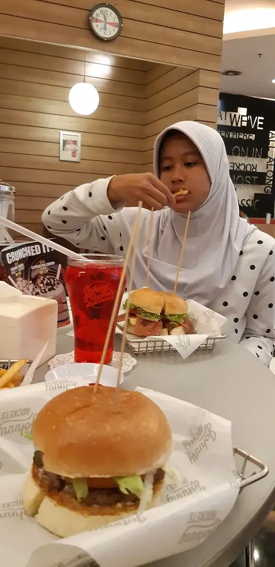 Johnny Rockets - Lotte Shopping Avenue