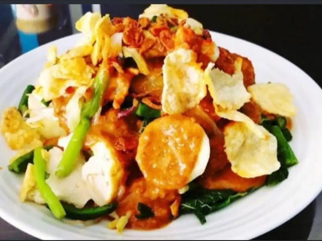 Gado-Gado Suwargi Dan Rujak Buah, Serpong