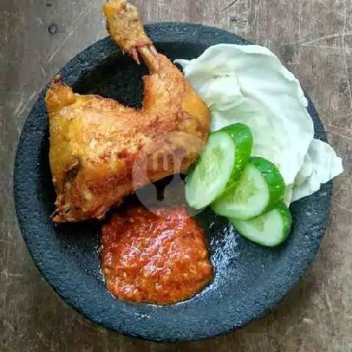 Gambar Makanan Ayam Bakar & Pecel Lele Rizki, Gang Buntu 7