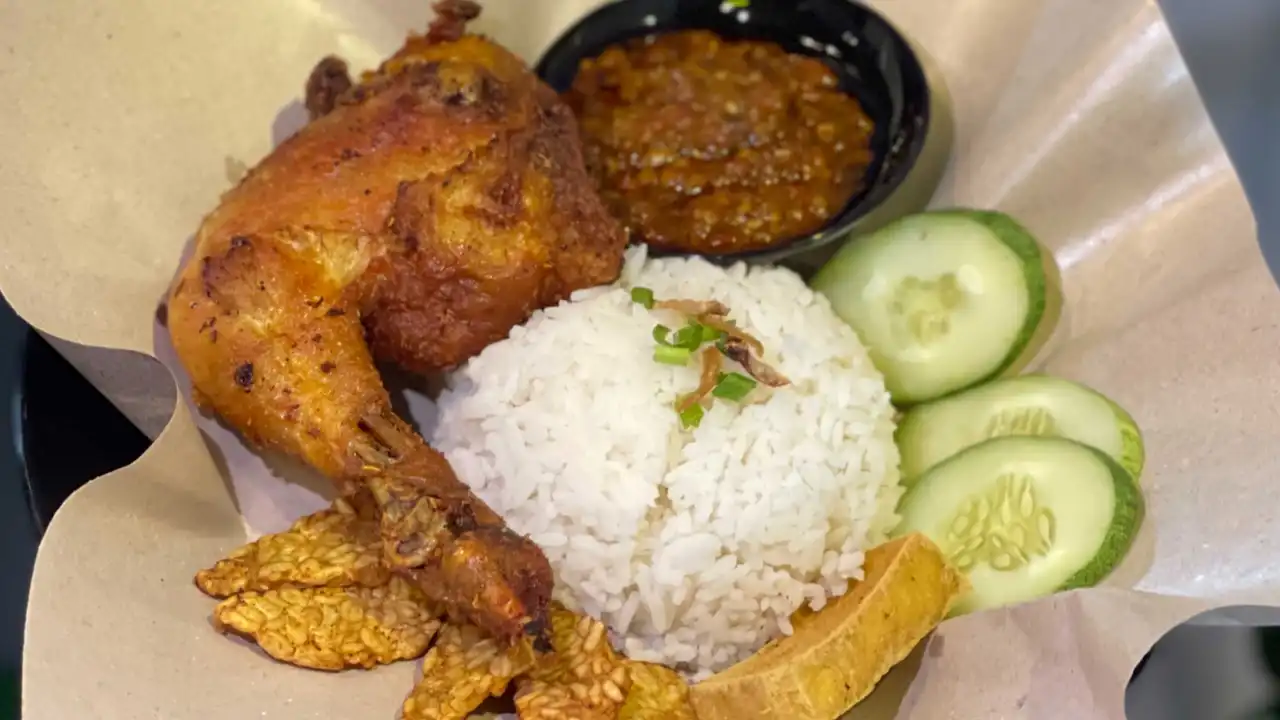 Ayam Penyet Soho Taiping