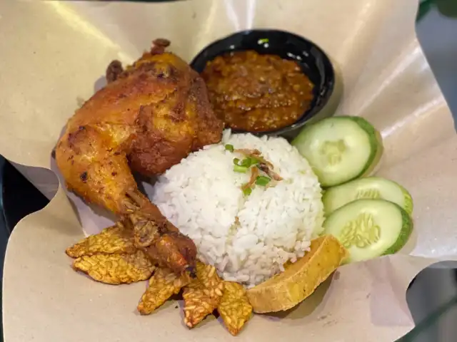Ayam Penyet Soho Taiping