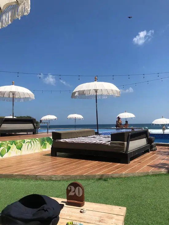 Gambar Makanan Lucky Wins Beach Lounge 6