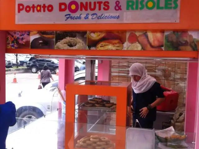 Gambar Makanan Potato Donuts & Risoles 2