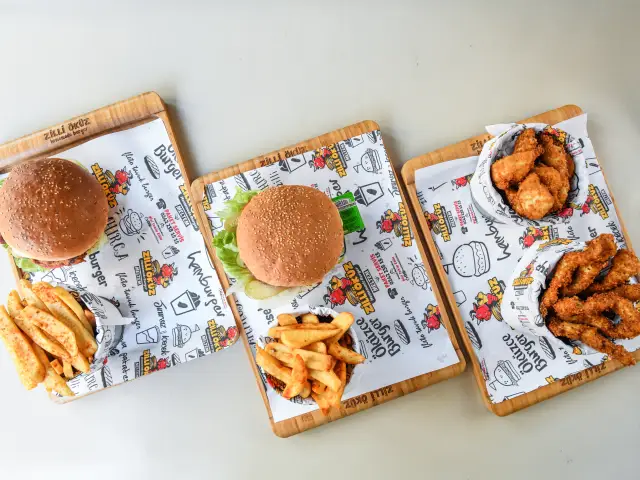Zilli Öküz Homemade Burger'nin yemek ve ambiyans fotoğrafları 1
