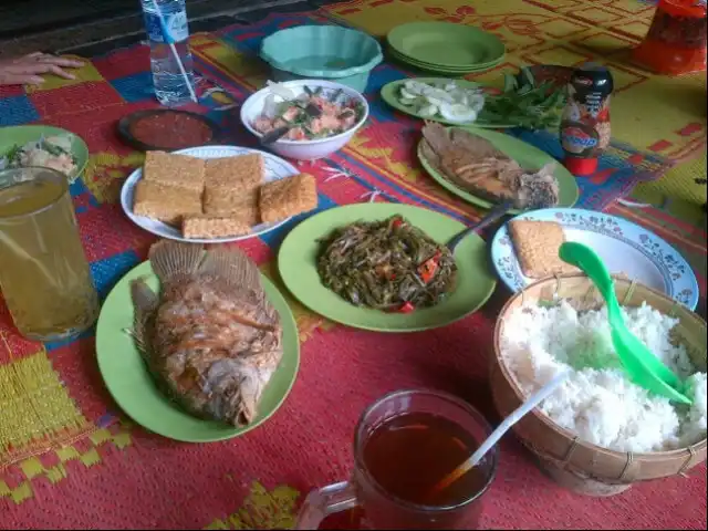 Gambar Makanan Warung Lesehan Pak H. Sholeh 4