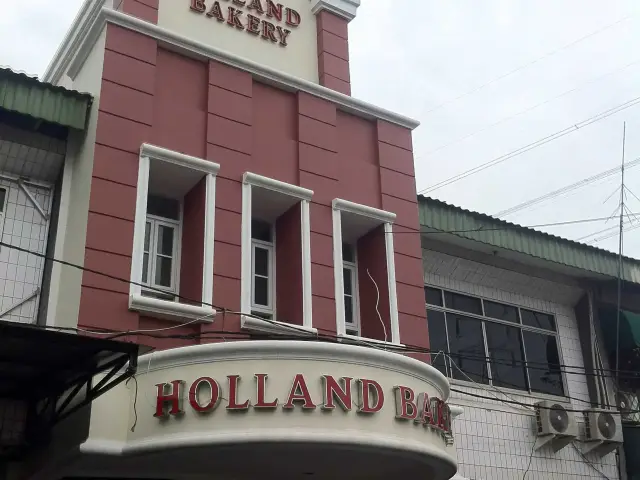 Gambar Makanan Holland Bakery 9