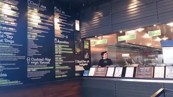 Shake Shack'nin yemek ve ambiyans fotoğrafları 3