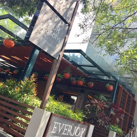 Gambar Makanan Everjoy Cafe - Ivory hotel 18