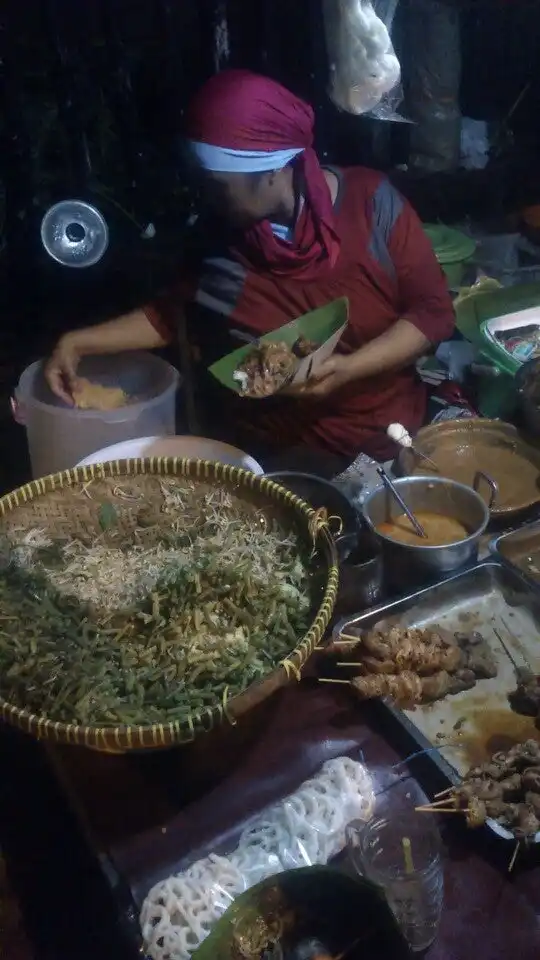 Gambar Makanan Nasi Pecel Dharmahusada Indah 16