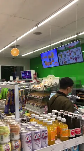 Gambar Makanan FamilyMart Lapangan Ros 6