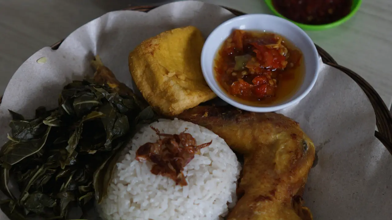 Ayam Goreng Tojoyo