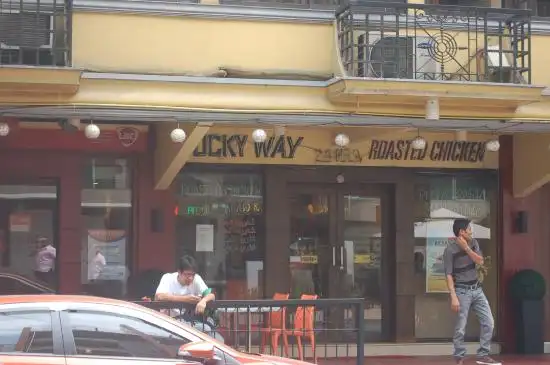 Lucky way halal restaurant