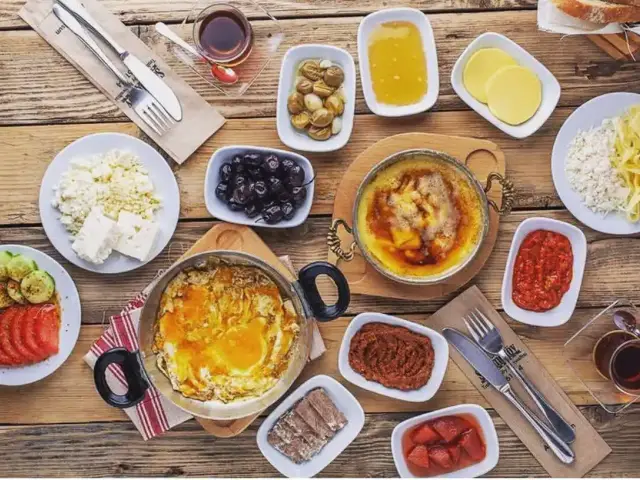 Trabzon Serpmeköy Kahvaltısı'nin yemek ve ambiyans fotoğrafları 1