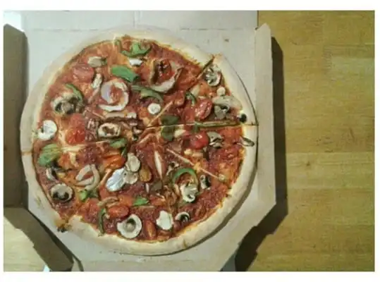 Domino&apos;s Pizza Food Photo 2