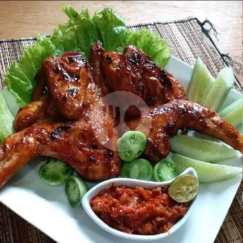 Gambar Makanan Ayam bakar yanti ( cabang koang ), Warung Gantung 3