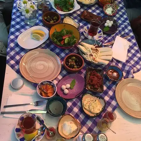 Galata Rıhtım Köftecisi'nin yemek ve ambiyans fotoğrafları 9