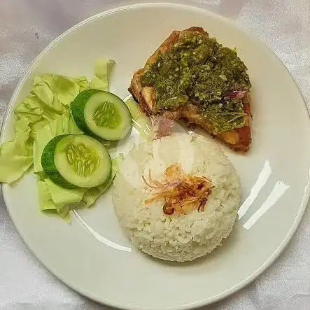 Gambar Makanan Ayam Penyet Sambel Ijo Berkah Jaya, Gang Samudra 3