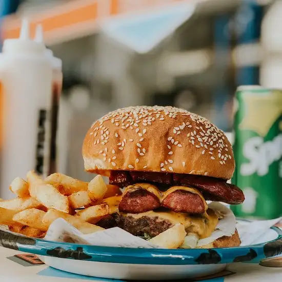Pop-Up Burger Store'nin yemek ve ambiyans fotoğrafları 1