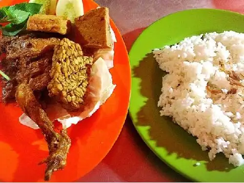 NASI UDUK PADA SUKA