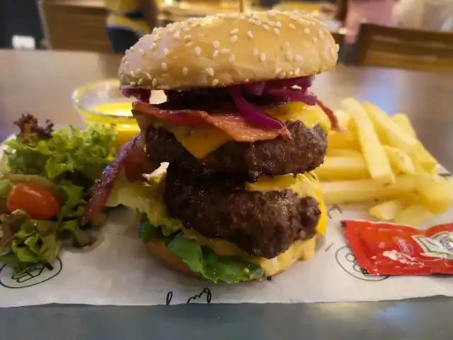 KBB Burger & Steak Food Photo 5
