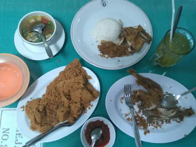 Gambar Makanan Ayam Goreng Suharti 14