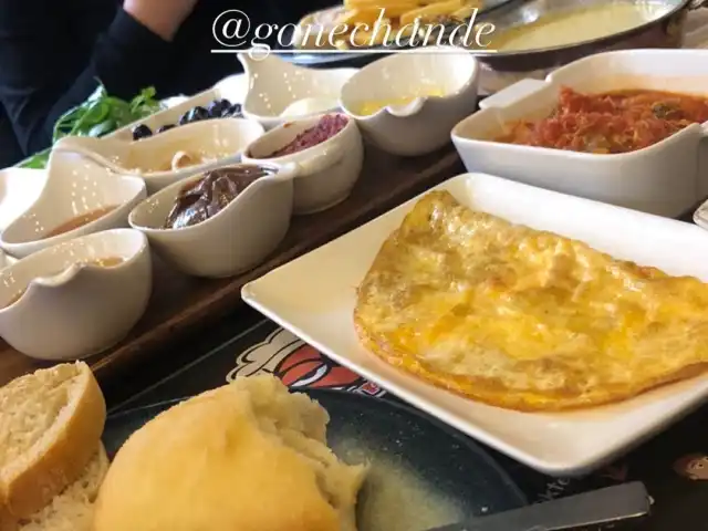 Salaş Cafe Restaurant'nin yemek ve ambiyans fotoğrafları 2