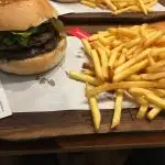 Burger Joint'nin yemek ve ambiyans fotoğrafları 3