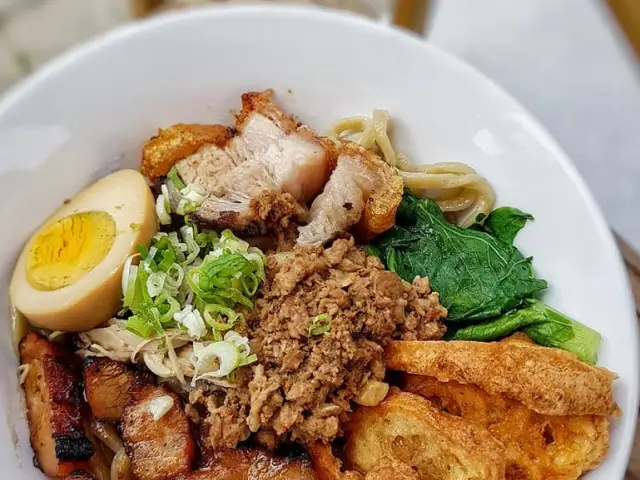 Gambar Makanan Huang Noodle Bar 14