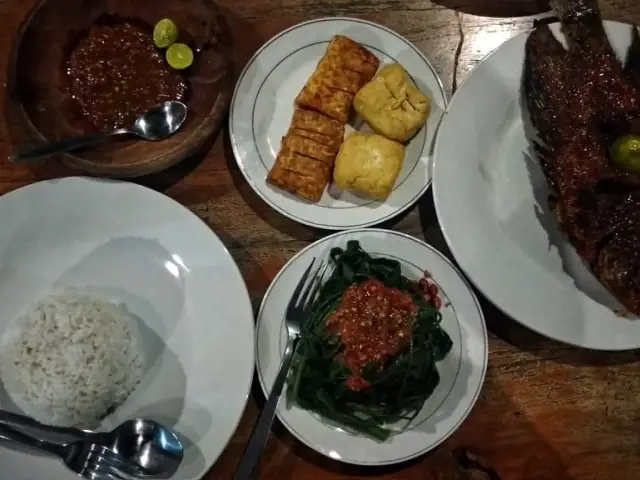 Gambar Makanan Saung Plecing 7