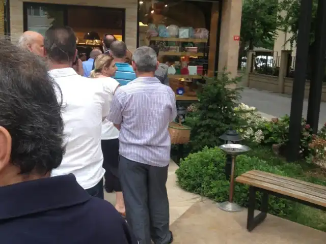 Tüylüoğlu Kardeşler Ekmek &  Pasta'nin yemek ve ambiyans fotoğrafları 4