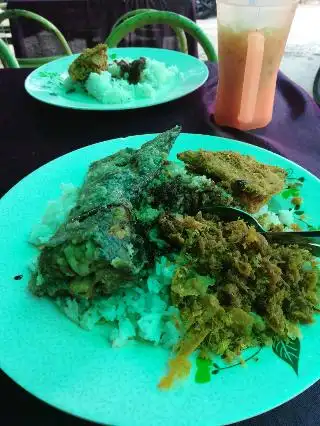 Warung Ajaib Nasi Bajet Pak Hassan @ Warung River Corner