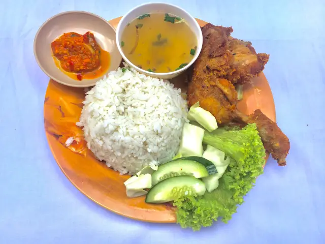 Ayam Gepuk Maha SutraSari (Bersebelahan MDHT)
