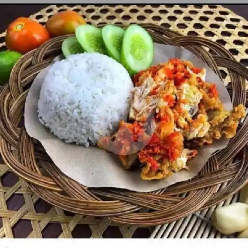 Gambar Makanan Ayam Geprek dan Rujak Es krim Mas Ari,  Dukuh 3