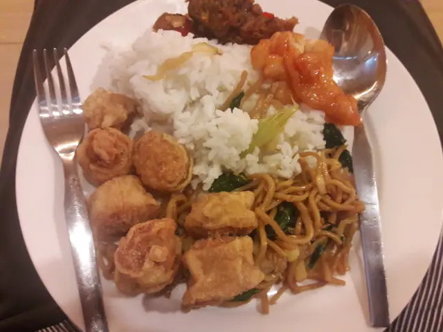 Gambar Makanan Central Restaurant 3