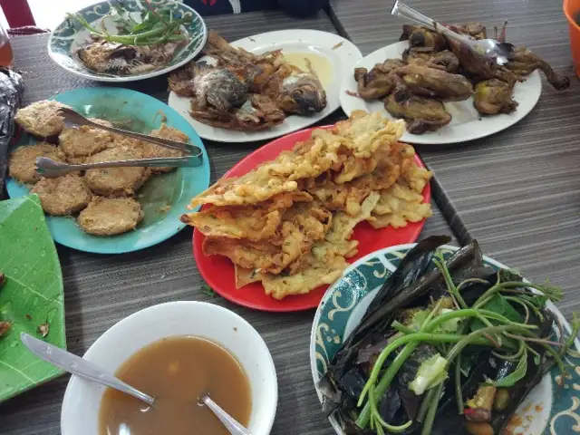 Gambar Makanan Rumah Makan Simpang Rawi 6