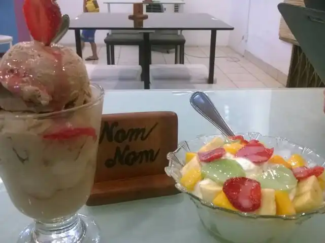 Nom Nom Ice Cream Cafe
