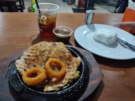 Gambar Makanan Solo Steak 65