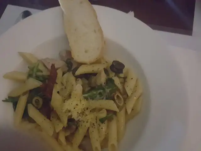 Gambar Makanan Mozzarella at The Magani Hotel 15