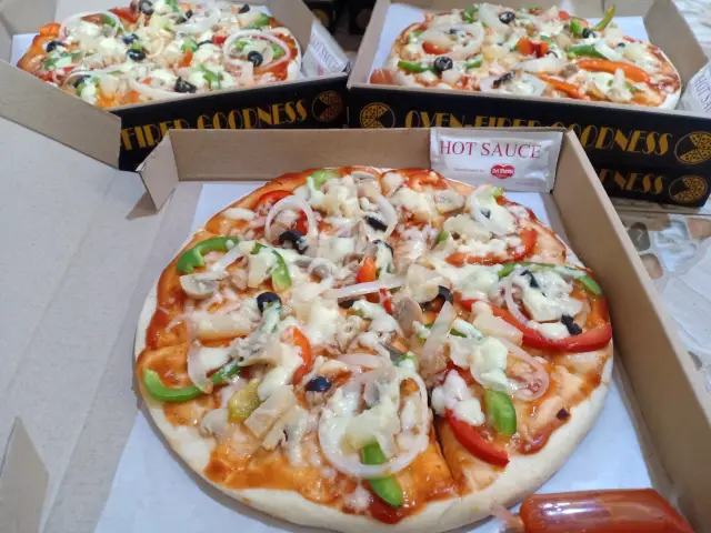 Sheikha's Halal Pizza - Tagaytay Food Photo 1