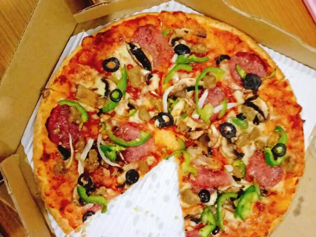 Gambar Makanan Domino's Pizza 7