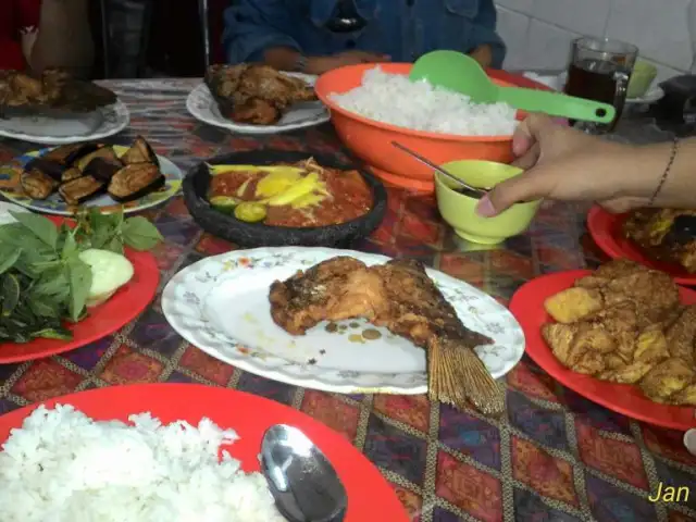 Gambar Makanan Depot Annisa 2