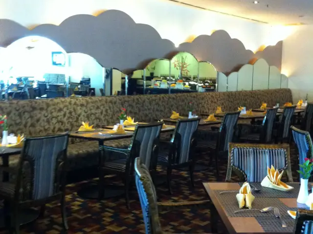 Gambar Makanan Promenade Cafe - The Acacia Hotel 5