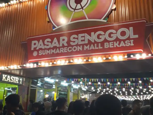 Pasar Senggol Summarecon Mal Bekasi