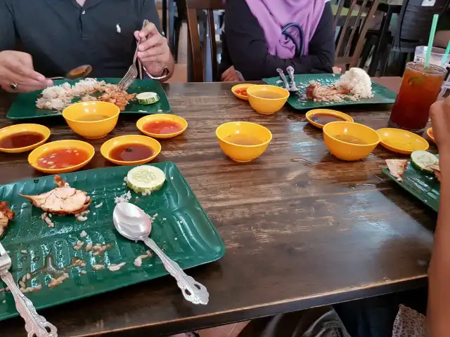 Nasi Ayam Periuk Besar Food Photo 6