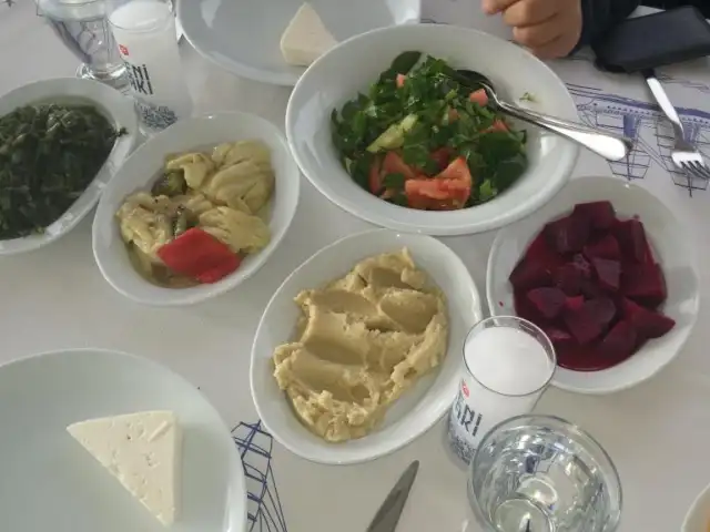 Ali'nin Yeri Ildırı Balık Restaurant'nin yemek ve ambiyans fotoğrafları 2