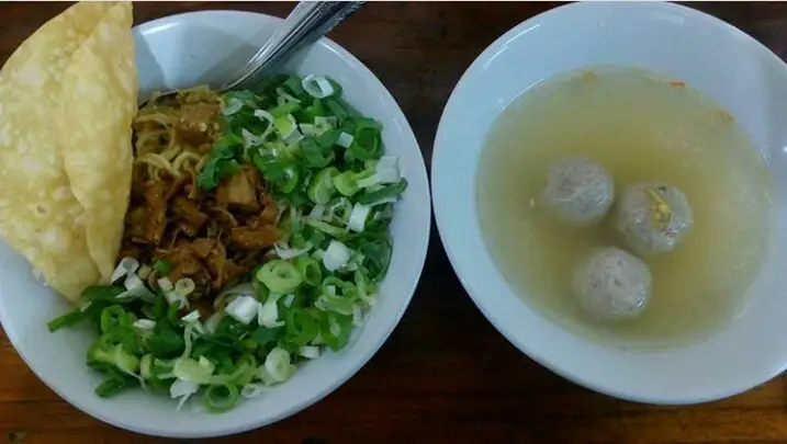 Gambar Makanan Mie Ayam Bakso Yunus 4